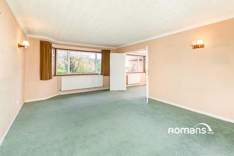 3 bedroom bungalow to rent, Knowle Close, Caversham, Reading, RG4
