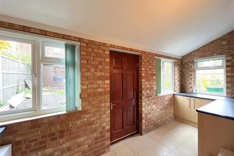3 bedroom house for sale, Wharf Street, Warwick