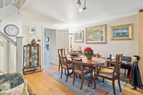 4 bedroom semi-detached house for sale, Hazelwood Close, North Harrow, HA2