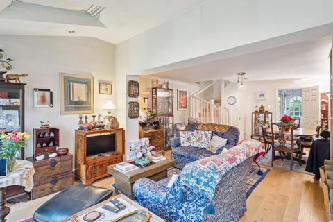 4 bedroom semi-detached house for sale, Hazelwood Close, North Harrow, HA2