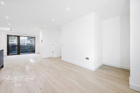 2 bedroom flat to rent, Trego Road, LONDON