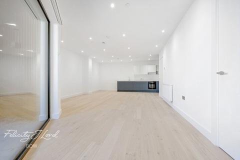 3 bedroom flat to rent, Trego Road, LONDON