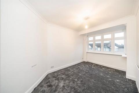 undefined, Lyndon Avenue, Sidcup DA15