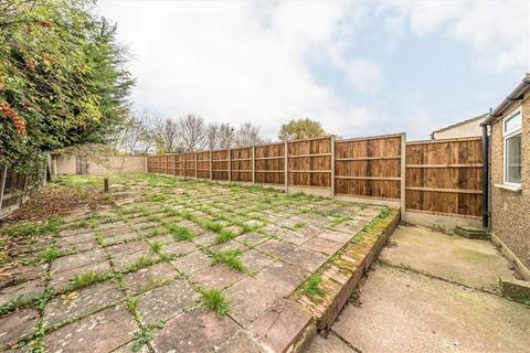 undefined, Lyndon Avenue, Sidcup DA15