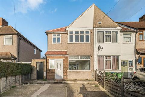 undefined, Lyndon Avenue, Sidcup DA15