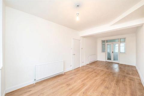 undefined, Lyndon Avenue, Sidcup DA15
