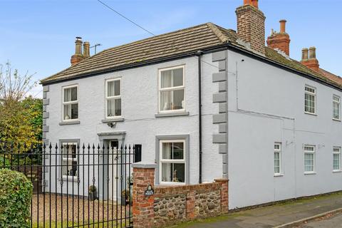 4 bedroom link detached house for sale, Main Street, Welwick, Hull