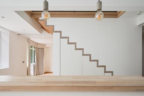 undefined, Linden Lea, London, N2