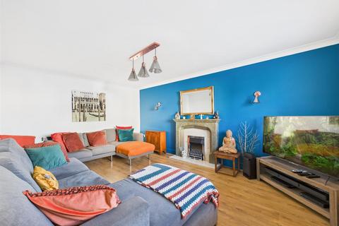 undefined, Warwick Crescent, Porthcawl CF36