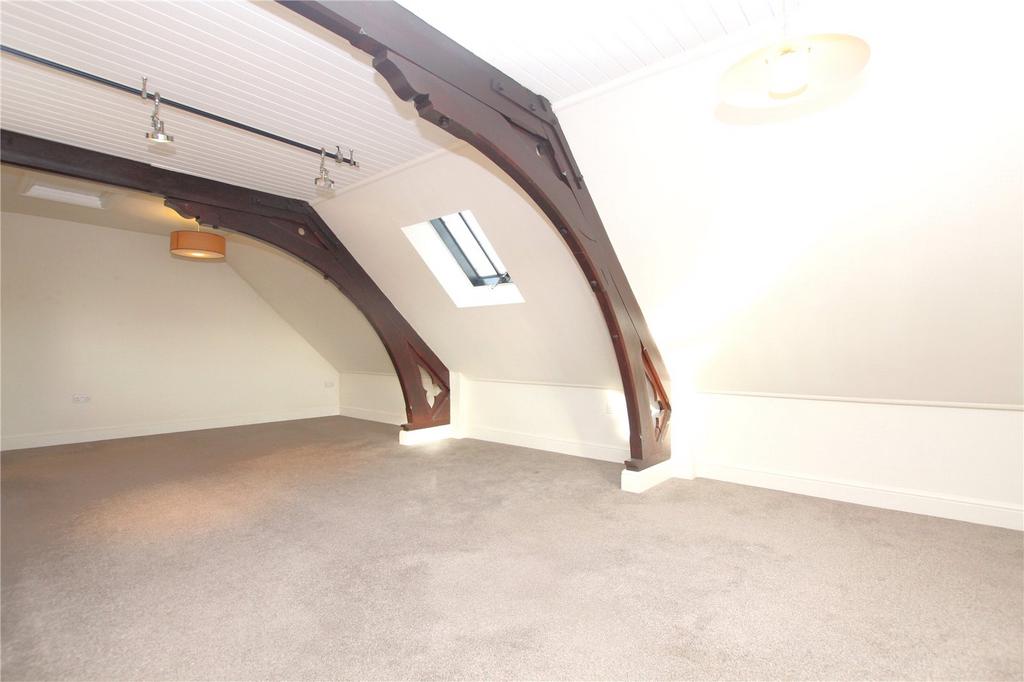 Living Room/Bedroom