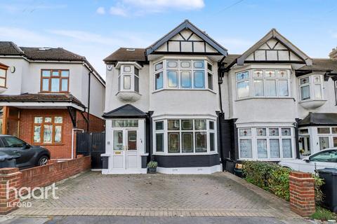 4 bedroom end of terrace house for sale, Studley Drive, ILFORD