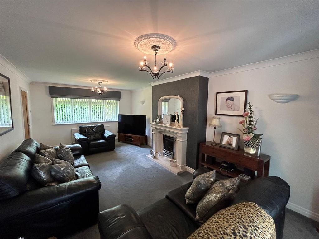 Detached House (17).jpg
