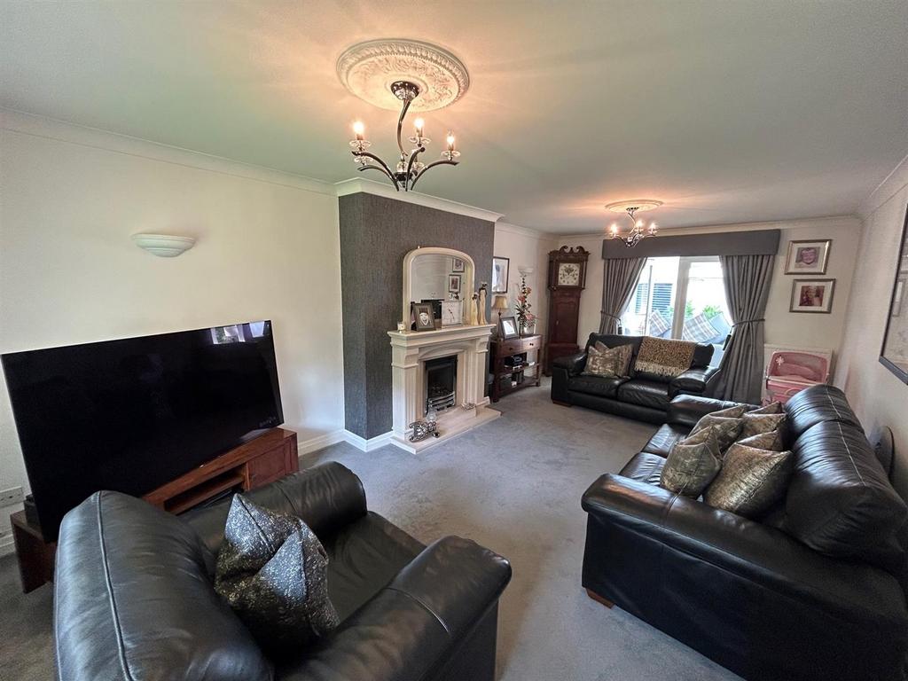 Detached House (18).jpg