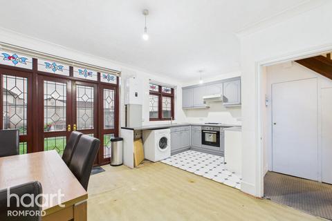 undefined, Hainault Road, Romford, RM5 3AR