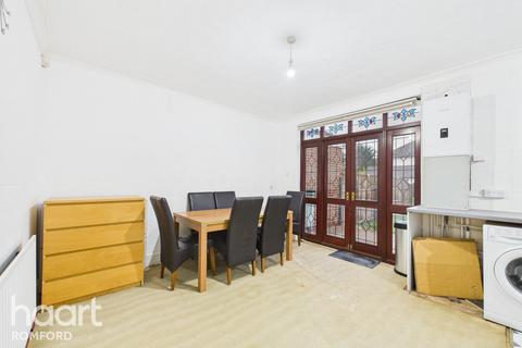 undefined, Hainault Road, Romford, RM5 3AR