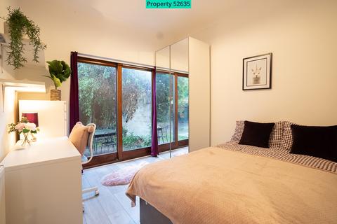 6 bedroom detached house to rent, Highcrown Mews, Southampton, SO17 1PT