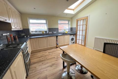 5 bedroom terraced house for sale, High Street North, Langley Moor, Durham