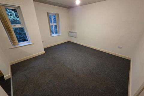2 bedroom flat to rent, Marshes Fold, Parsonage Road. Walkden, Manchester