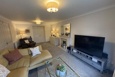 4 bedroom detached house to rent, Bryn Hedydd, Llangyfelach, SA6 8BS
