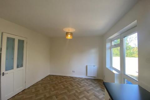 3 bedroom house to rent, Par