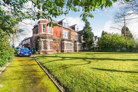 Studio to rent, Middleton Hall Road, Birmingham, B30