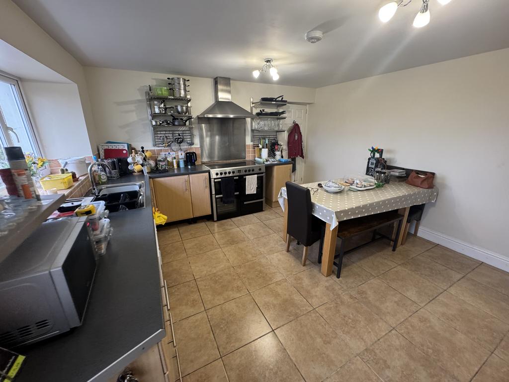 Kitchen / Dinner