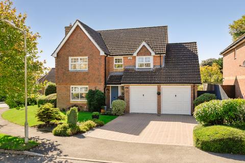 John Newington Close, Kennington, Ashford, Kent, TN24