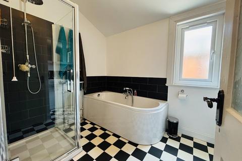 4 bedroom terraced house for sale, Colwyn Road, The Mounts, Northampton NN1