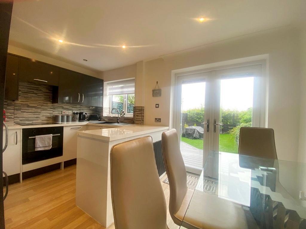 Dining kitchen