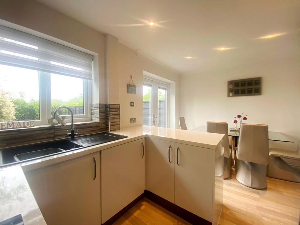 Dining kitchen