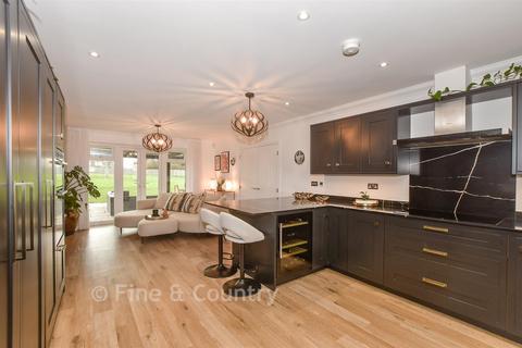 5 bedroom detached house for sale, Bears Green, Ashford, Kent