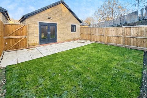 2 bedroom bungalow to rent, Paddock Fields, West Yorkshire HD4