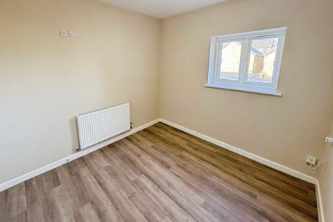 2 bedroom bungalow to rent, Paddock Fields, West Yorkshire HD4