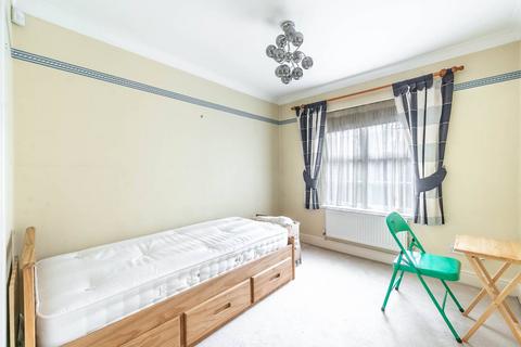 2 bedroom flat for sale, High Street, Edgware, HA8