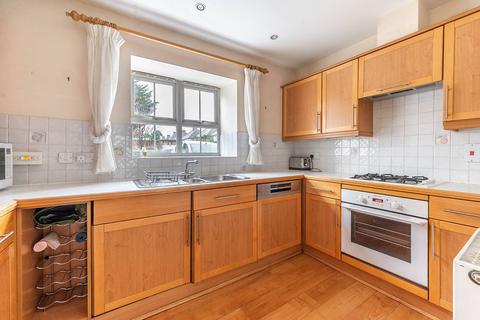 2 bedroom flat for sale, High Street, Edgware, HA8