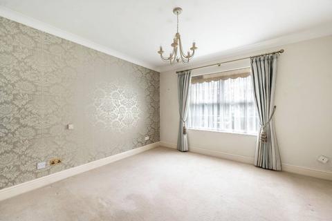 2 bedroom flat for sale, High Street, Edgware, HA8