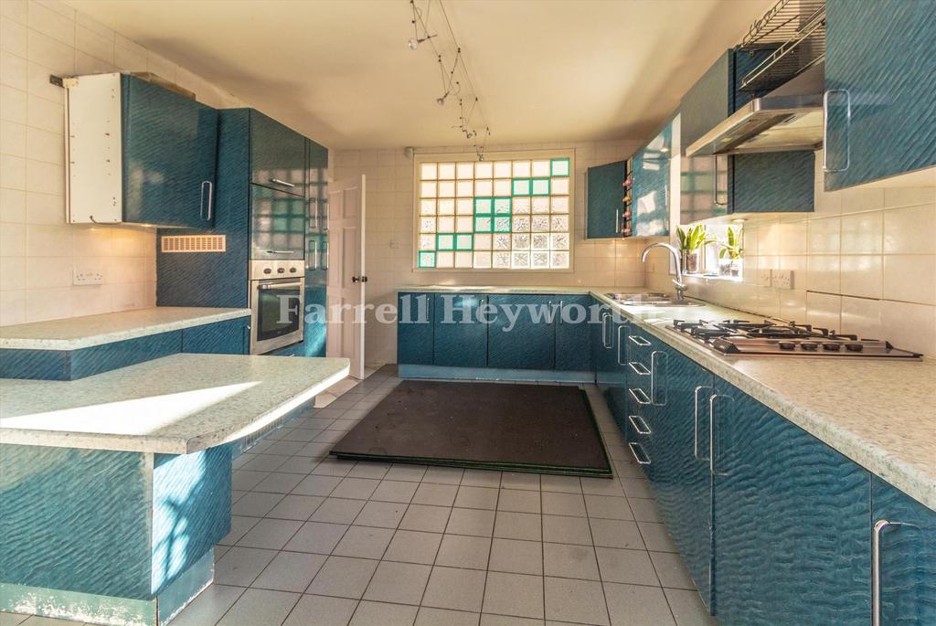 Kitchen image 3