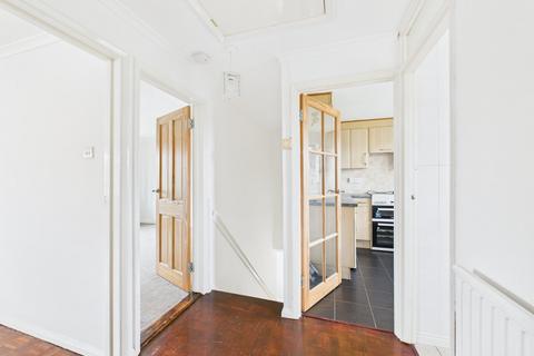 2 bedroom maisonette for sale, Berkeley Close, Chesham, Buckinghamshire, HP5