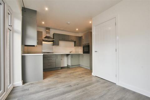 3 bedroom detached house to rent, Smith Crescent, Chelmsford, CM1