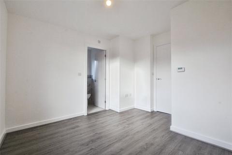 3 bedroom detached house to rent, Smith Crescent, Chelmsford, CM1