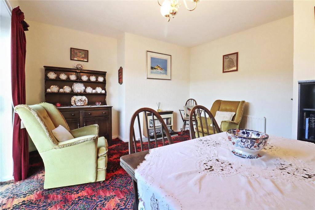 Diner/5th Bedroom