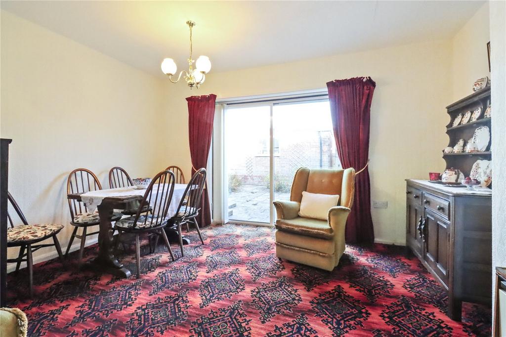 Diner/5th Bedroom