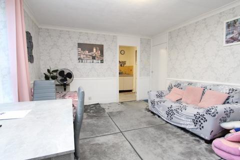 2 bedroom flat for sale, St Cecilia Close, Kidderminster, DY10