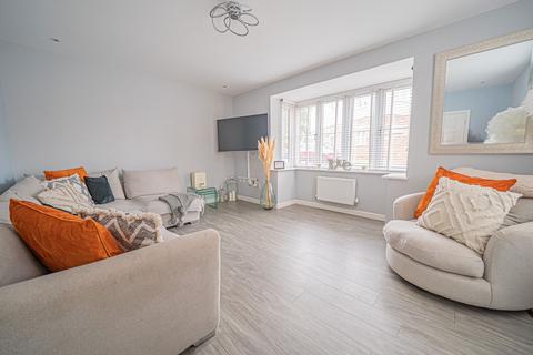 3 bedroom end of terrace house for sale, Mount Close, Cheswick Green, B90