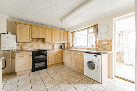 3 bedroom chalet for sale, Middlemarch Road, Toftwood
