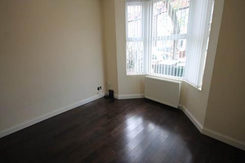 2 bedroom flat to rent, Livingstone Road, Walthamstow, London