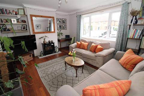 3 bedroom semi-detached house for sale, Gloucester Road, Bury St. Edmunds IP32