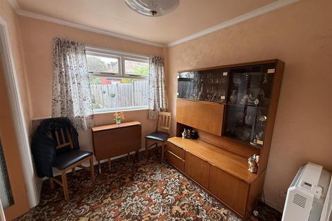 undefined, Winchester Drive, Burton-On-Trent DE14