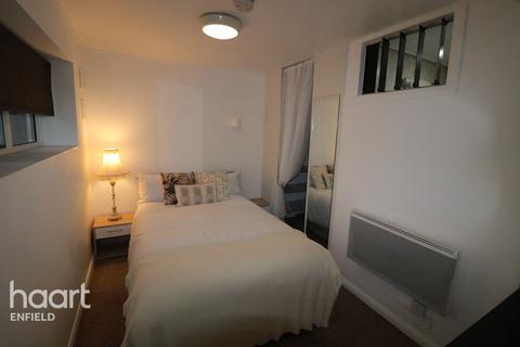 undefined, Avalon Close, ENFIELD