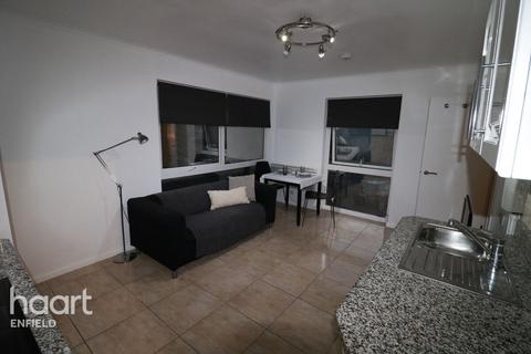 undefined, Avalon Close, ENFIELD